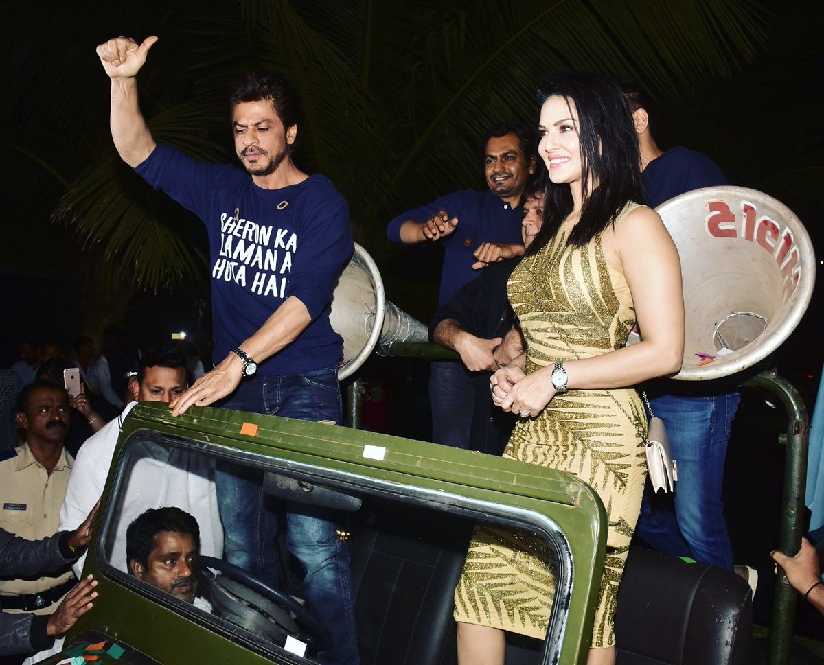 azhar3's tweet photo. #RaeesSuccessBash #raees #AzharKhan #Mumbai #srk #SunnyLeone #film https://t.co/qSTSDwqhah