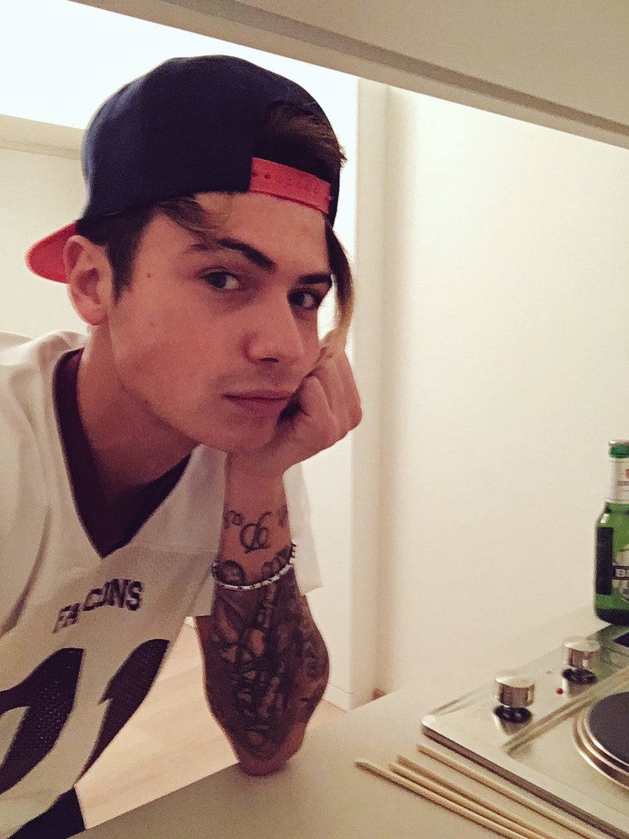 fedefederossi's tweet photo. uomo di casa 😅 https://t.co/OOZcy9j7O6