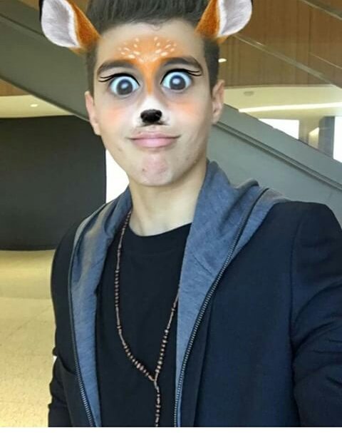 fabimbjr's tweet photo. Su cara jajaja 😂❤ Él aun es un niño❤ @zabdiel1344 @Zabdielitas_M @CNCOmusic https://t.co/FJBW9q0DFF