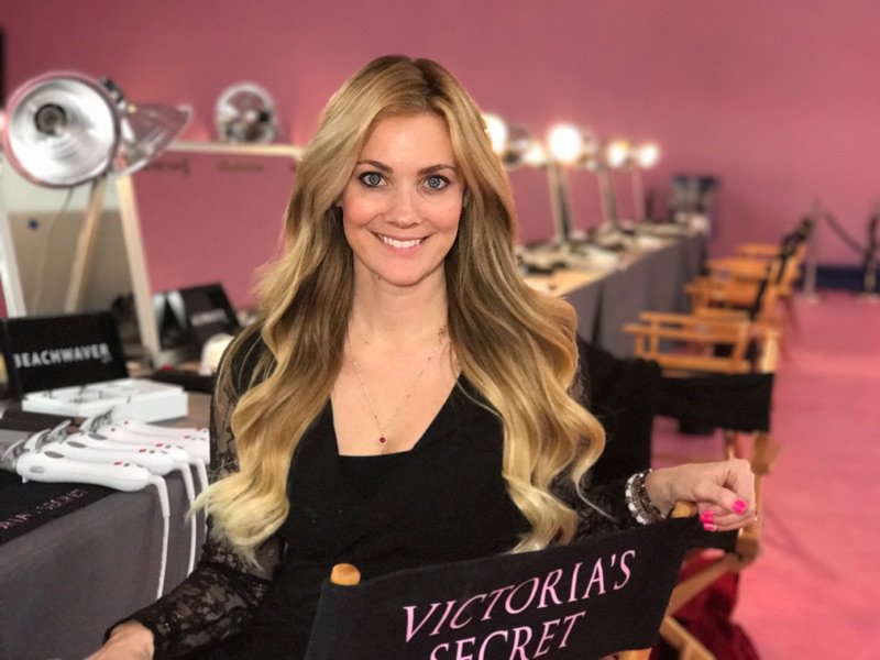 RankandStyle's tweet photo. Meet @sarahpotempa , celebrity hairstylist and inventor of The Beachwaver! https://t.co/1pRWPi350m #talkingtopten #rankandstyle https://t.co/j8YPNzFeJC