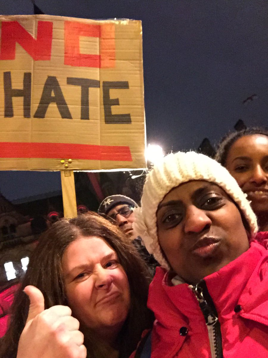NadiaNadarajah's tweet photo. #NoHate #NoFear #MuslinBanProtest #RefugeesWelcome #TheresaMayOut #TrumpOut #Manchester https://t.co/TAlFBaQnqc
