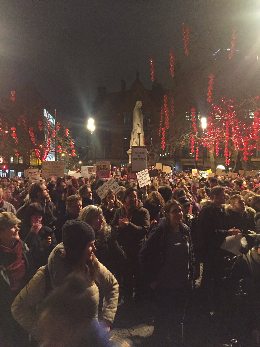 NadiaNadarajah's tweet photo. #NoHate #NoFear #MuslinBanProtest #RefugeesWelcome #TheresaMayOut #TrumpOut #Manchester https://t.co/TAlFBaQnqc