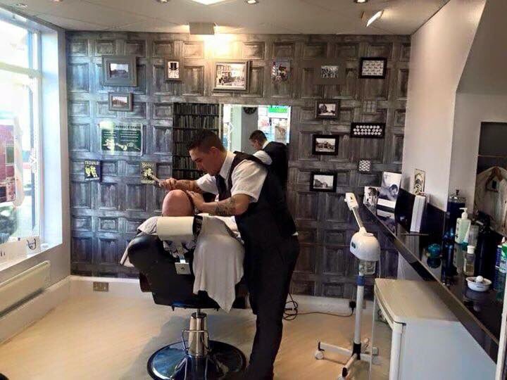 Beauty_withinn's tweet photo. #barberslife #beardtrims #gentscuts #boyscuts #shaves #nasalwax #flamingears #open7daysaweek #lateevenings #giftvouchers #preweddingshave https://t.co/mIxMMpfeD1