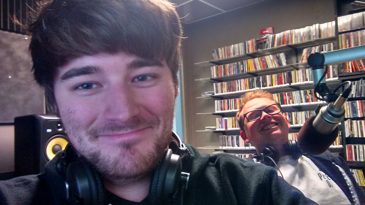 Tdoe321's tweet photo. We're back with Season 3 of the Know Name Show starting in 20 minutes on https://t.co/Q0BJF0H6Qe! Today, Ben Adler!
@ksuowlradio #KnowName https://t.co/0eTmIdz7AB