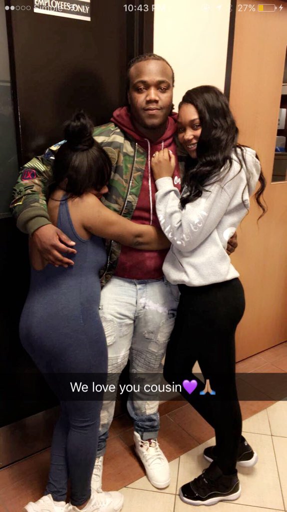 Beemulaah's tweet photo. We brought your day in like a mf celebration 🎉😇😔 we love you CuCuz❤️ #ImUpppppp365😘 https://t.co/nGy0f0rV7R