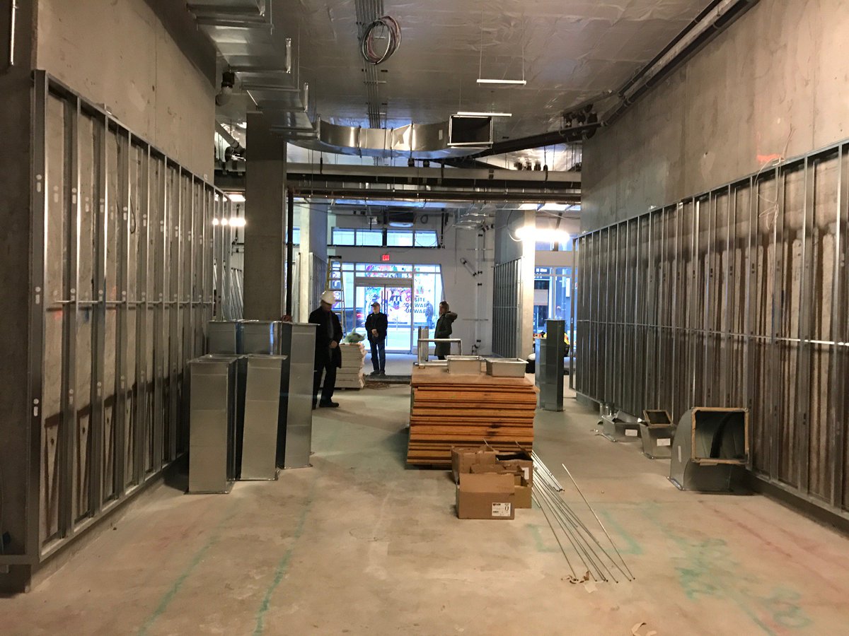 ONSITEatOCADU's tweet photo. Want to know how to build a great gallery? Follow our photo blog for a sneak peek of @OCAD's new flagship gallery! https://t.co/CNVeV9sPnp https://t.co/JS3JWzvj3U