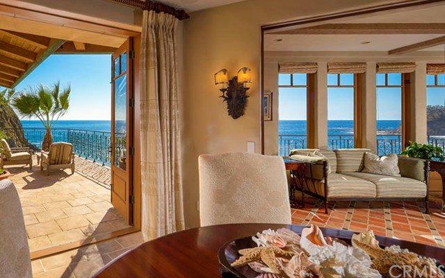 RealtorAmySims's tweet image. Among the truly select beaches in Southern California, Irvine Cove is the most scenic and tranquil. $51,000,000 in #LagunaBeach NP16095593