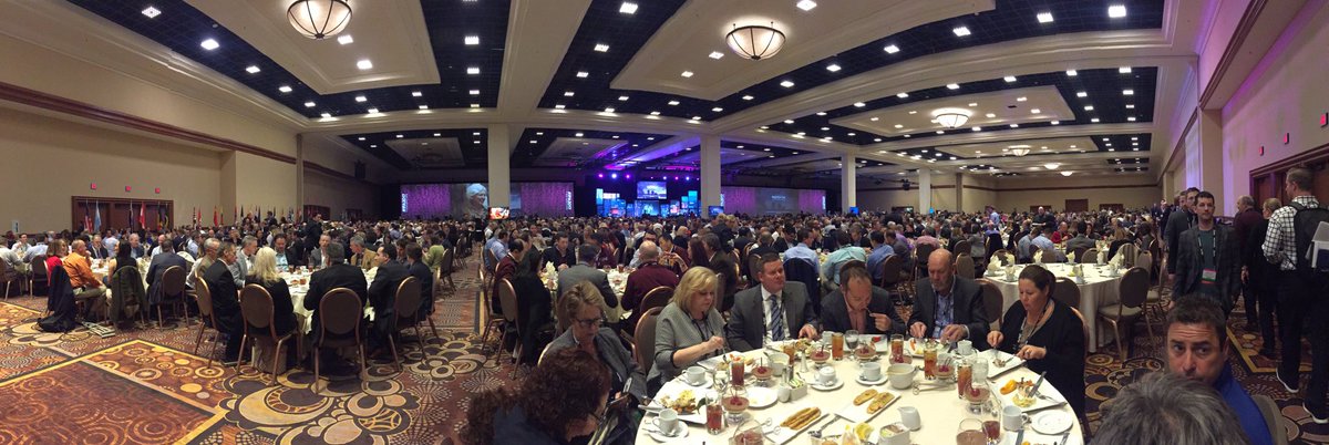 traceyleak's tweet image. Just a few people here ... #IFA2017 #fca #guttervac