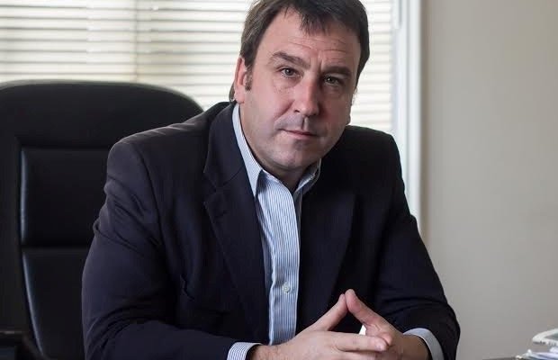 GAMBA_CL's tweet photo. El aweonao de Juan Pablo Swett perdió 1.580 millones en la estafa del Grupo Arcano https://t.co/D6OjKh80vr https://t.co/QLhHq2leV5