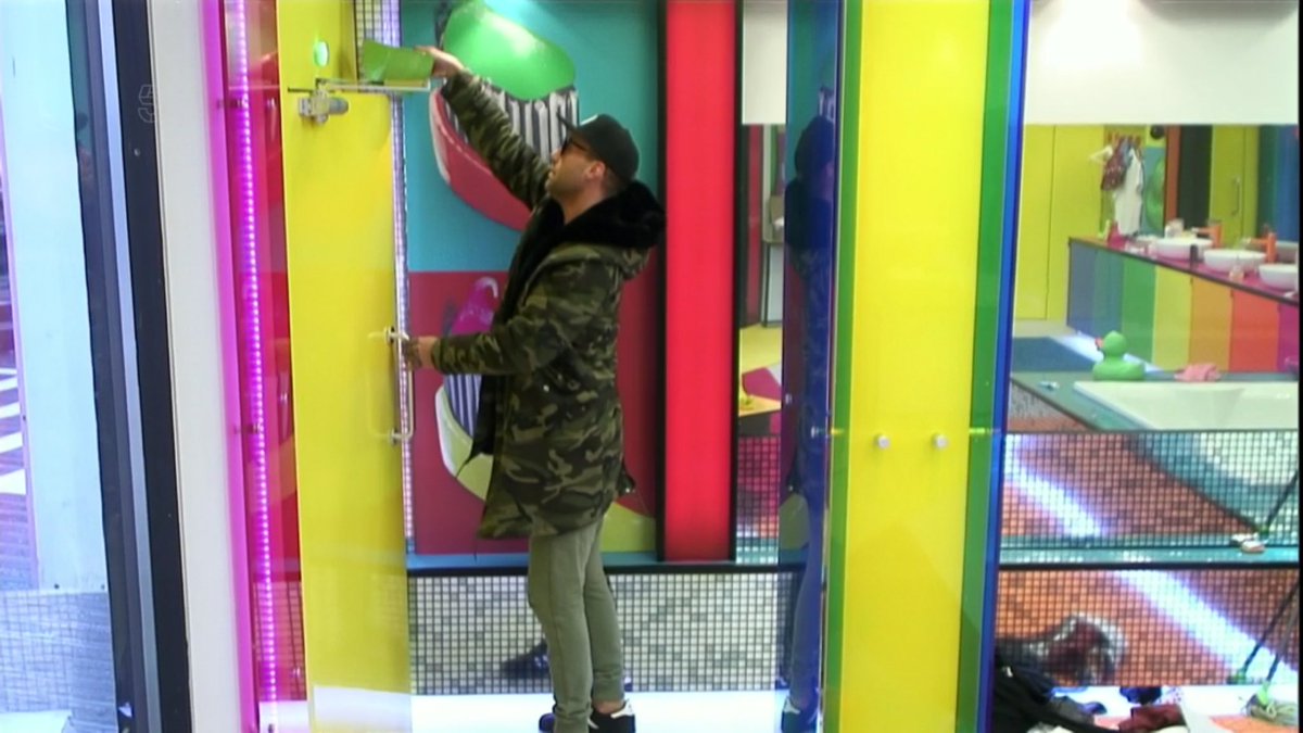 AuntiePegg's tweet image. 27 days in and now you decide to be funny. #Fail #CBBCalum #CBB