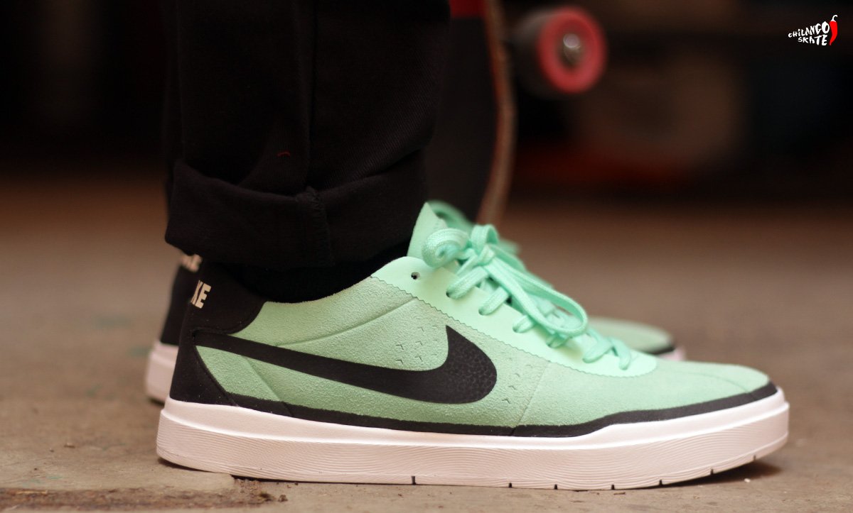 ChilangoSkate's tweet photo. Unos Nike perfectos para iniciar la semana. #Hyperfeel x @NikeSBMexico --> https://t.co/adUhRlBv6B https://t.co/1q5n4evlZ1