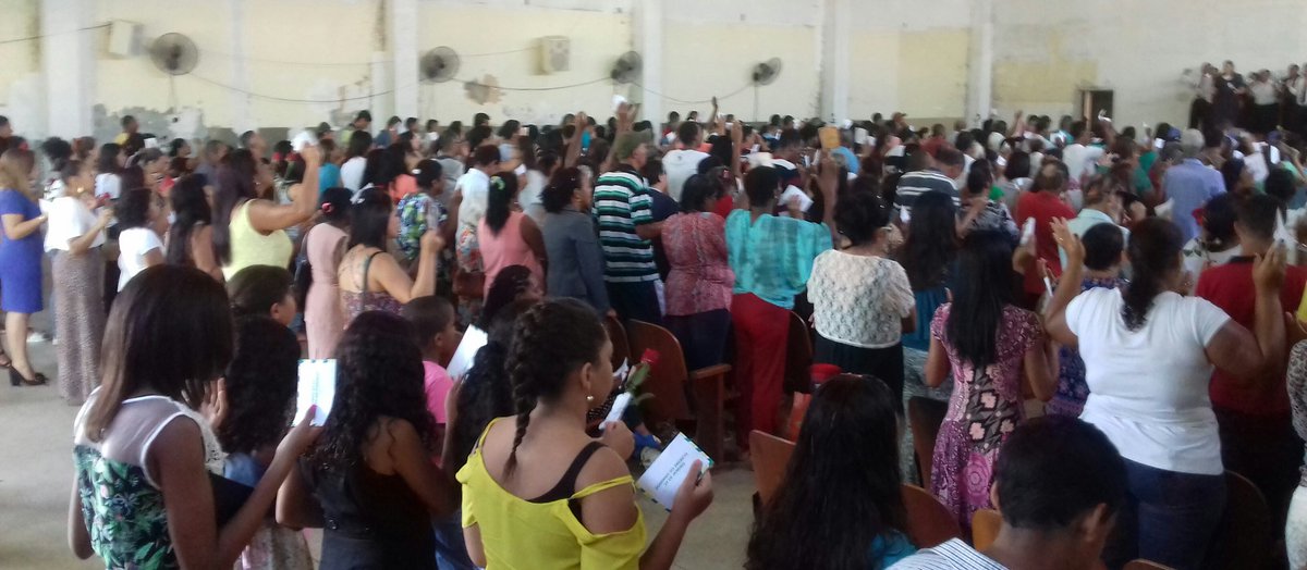 AnaBiaFoto's tweet photo. #TwitterEhPra ver o sucesso alheio.
#NaoCabiaMaisNinguem
https://t.co/TQxiRYJS79 https://t.co/PDbgZ8JtrR