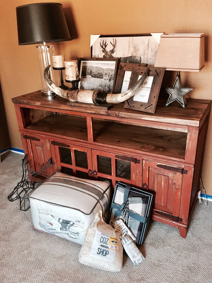 FinallyAbel's tweet image. Can you guess the theme of this room? So excited to see it come all together. Wait until you see the chandelier for this room!