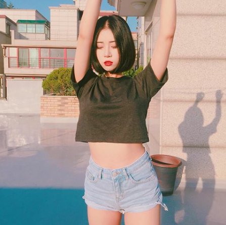 JungSeoyoon_'s tweet photo. _The afternoon sun is the best. https://t.co/Mevtp7VTdY