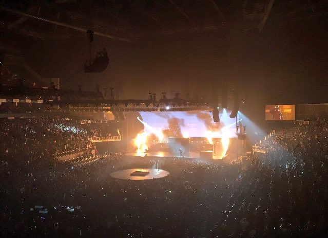 DrizzySource's tweet photo. Sold out ππ½ #BoyMeetsWorldTour #O2Area https://t.co/N7LK6Bu2OE