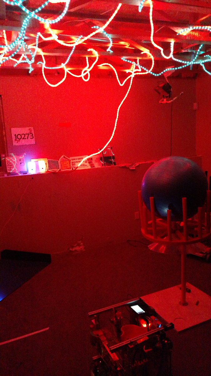 CatComesBack's tweet photo. Making our HQ look fabulous before state! #lightshow #ftcstate https://t.co/5zFrGCsm8h