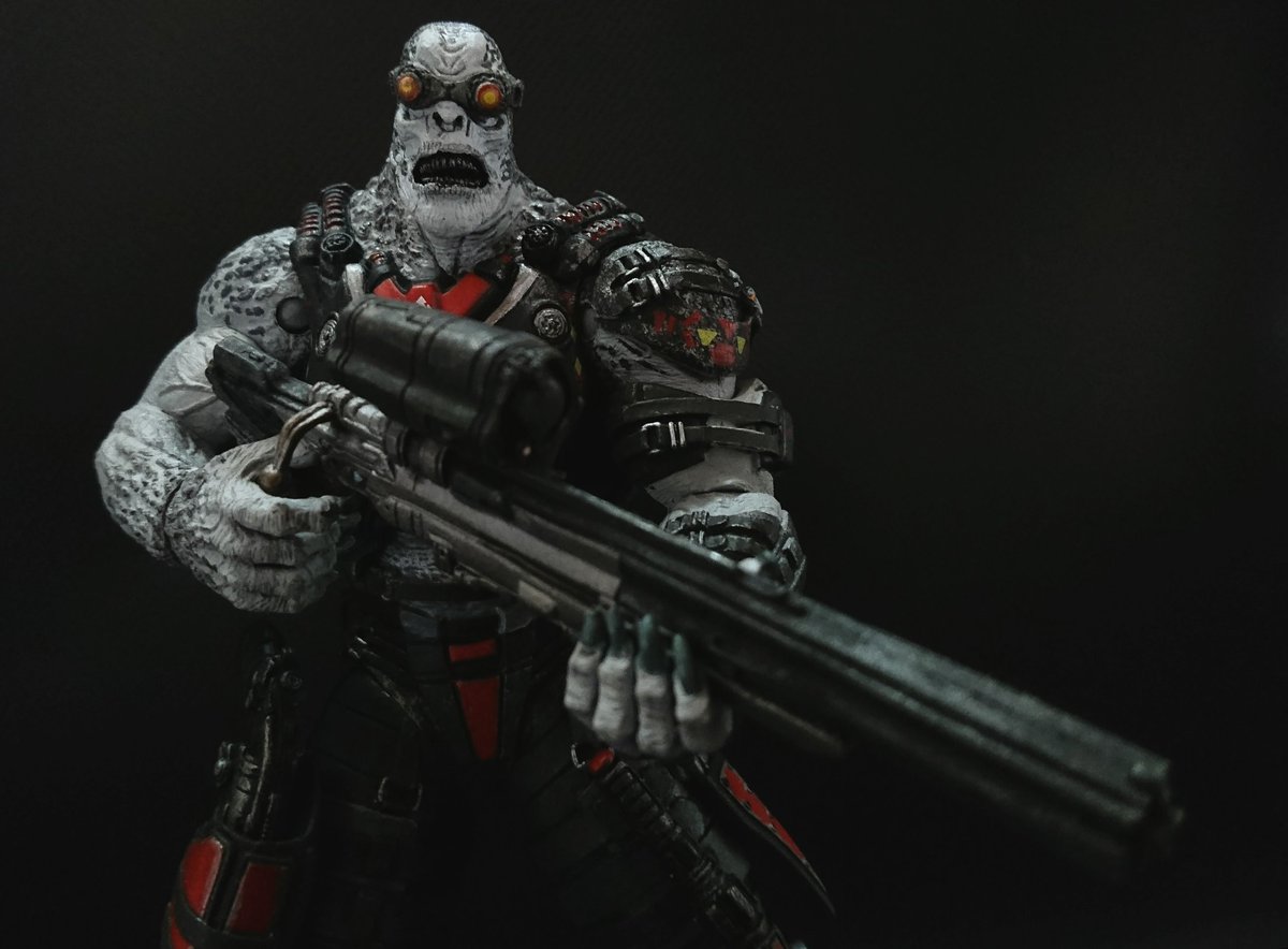 ギンtbt 135枚目 Neca Gears Of War ローカスト スナイパー 地底人の狙撃手 ボルトアクション式スナイパーライフルのロングショットが武器 高難易度では一瞬でも気を抜くと頭を吹き飛ばしてくるカーマインキラー リロードチュウ ギンの玩具小屋