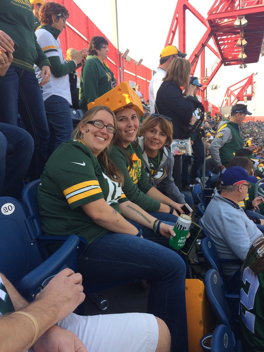 ErikaScheer's tweet photo. Go Pack Go#wisconsinhome #hometeam98  @98WSIX https://t.co/JJYPVT2Opb