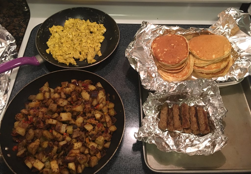 ICanSEEYallTho's tweet photo. When your breakfast game, period, strong as fuck!😆😋🍽
#Breakfast4Dinner #Foodie #BreakfastOverEverything #LetsEAT https://t.co/FNjwStiMkg