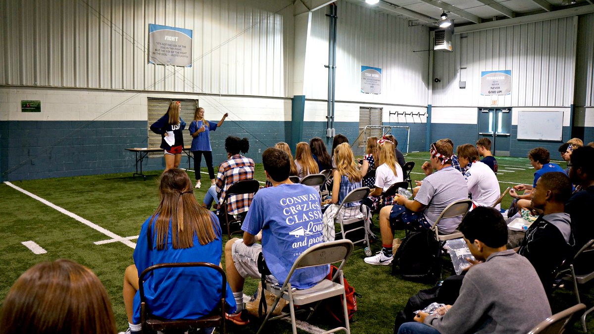 FCACentralAR's tweet photo. Student led huddles are miracles in today's society. #prayerworks #Godisgood #huddleup #faith #athletes #bible #conwayhigh #conwayar #FCA https://t.co/gicDtRw3z9