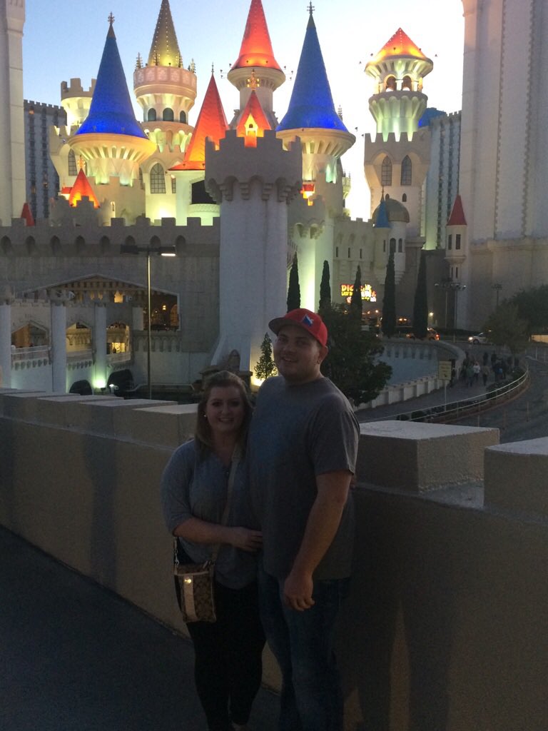 ColbyWeatherald's tweet photo. Wishing this pretty lady and I were still in Vegas. #wheretonext https://t.co/OilymYGHiw