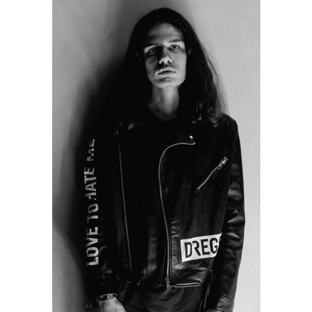 takara_wong's tweet photo. #Backstage @takara_wong Spring/Summer 2017 #PresentationShow #ModelShot by Tanadon Piti https://t.co/G9XJSOxqGn