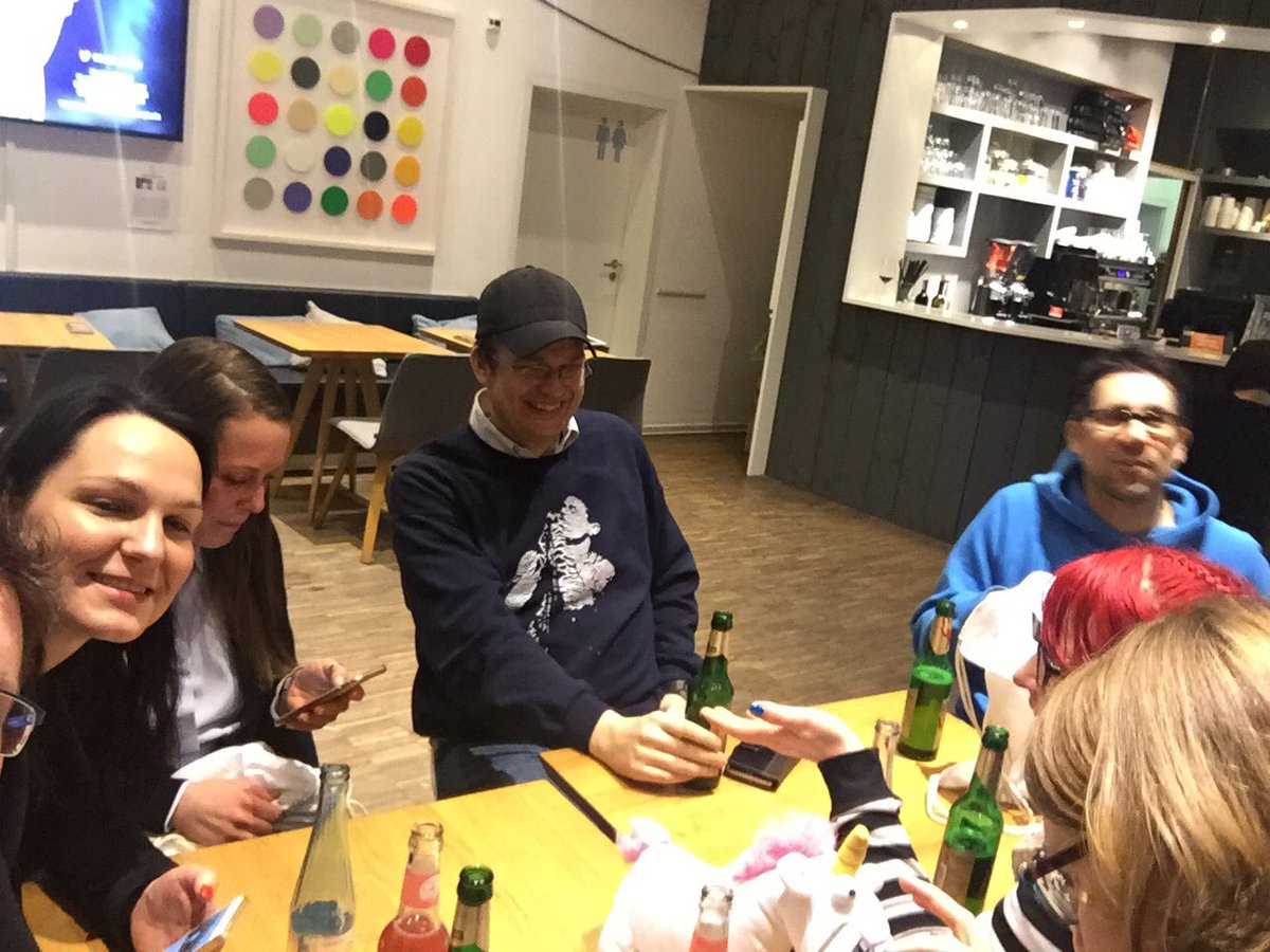 Stefan Munko (@smunko) on Twitter photo Gute Laune dank Freibier, Freisekt und tollen Gewinnern mit Susanne, Britta, Andreas und Jost bei den #goldeneblogger <a href="/base_campberlin/">PeteSawant</a> Gute Laune dank Freibier, Freisekt und tollen Gewinnern mit Susanne, Britta, Andreas und Jost bei den #goldeneblogger <a href="/base_campberlin/">PeteSawant</a>
