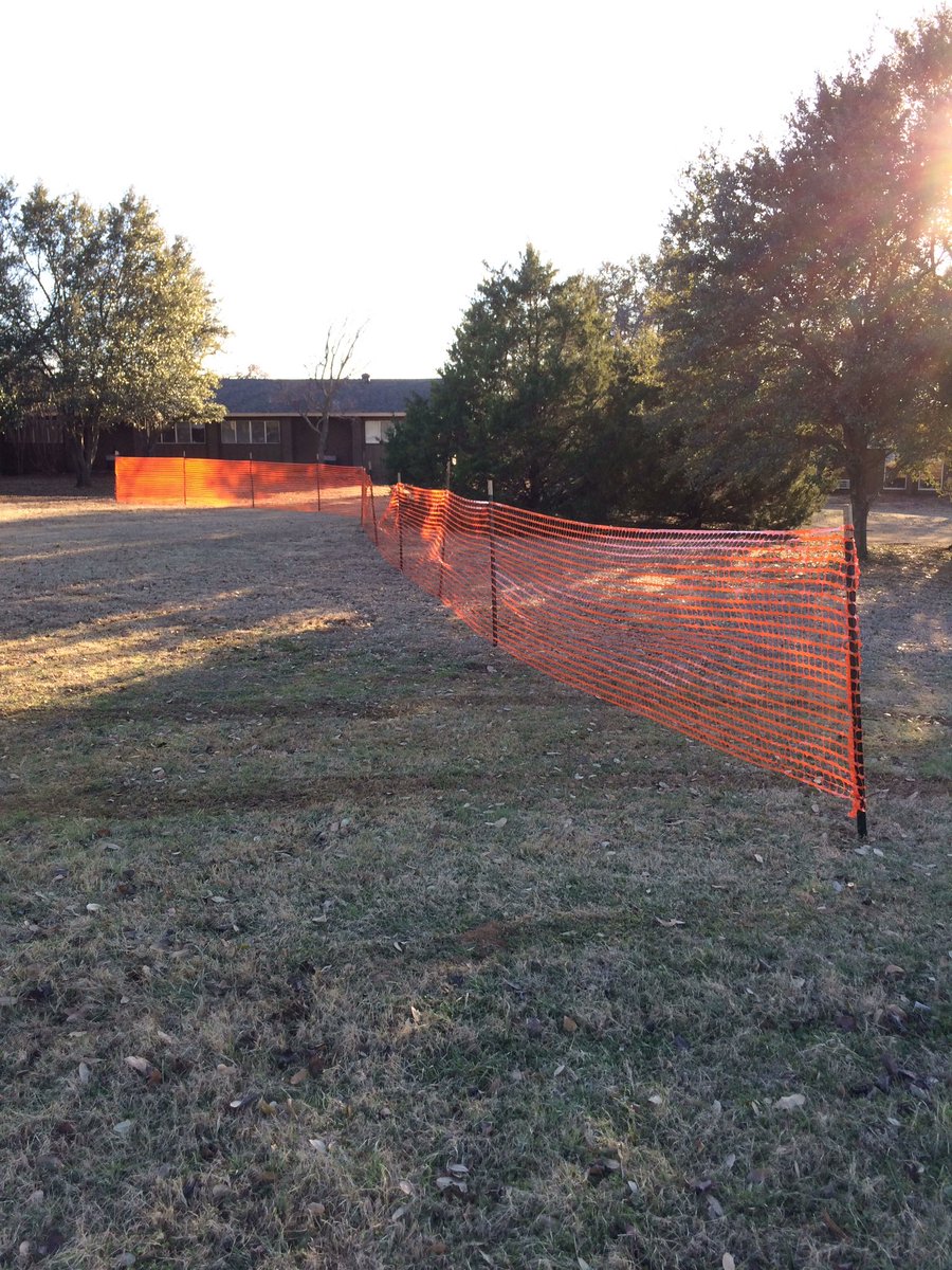 theMattstro's tweet photo. Every day is different: today was fence day! https://t.co/tfVjTwO4Eg