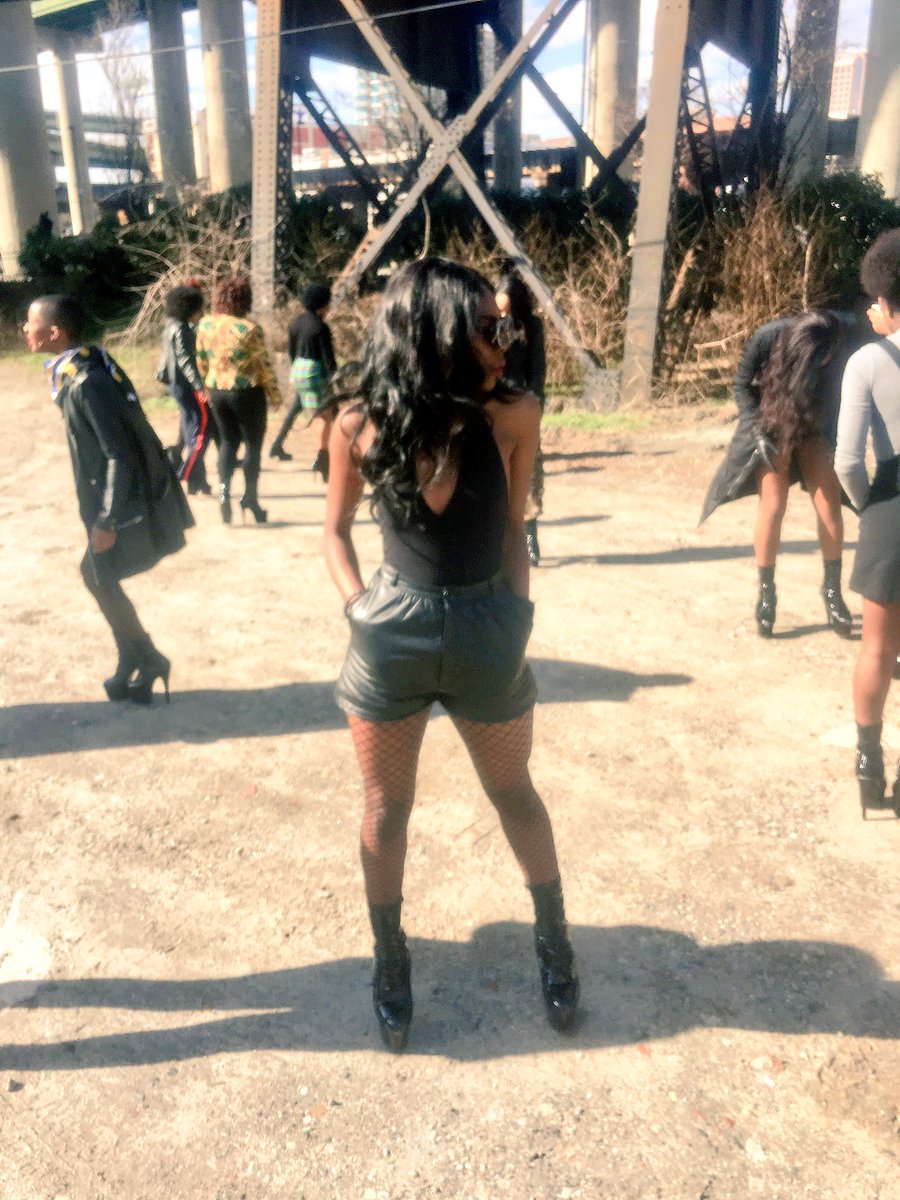 _ThatDamnTaylor's tweet image. My Bitch is Bad &apos;n Bougie 😚💜👑 #CompleXModels