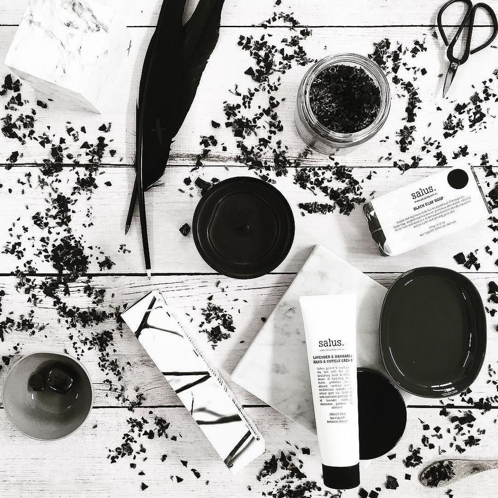 jotitdownco's tweet photo. When your Tuesday needs a pep up! 🖤 #jotitdown https://t.co/VlCawHTU1Y https://t.co/BxdjRIfPvV