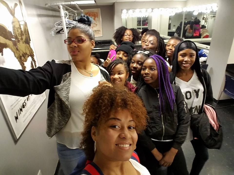 ChildCenterNY's tweet image. Golden Lionesses of @queensunited289 dancing tmrw 5:30p for 1st-ever #MLK Celebration Day at City Hall @DRichards13 buff.ly/2kLOETb