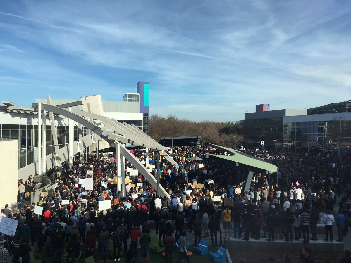 mikewest's tweet image. #GooglersUnite rally is still growing. I think we’re up to about 1.5 million Googlers in the crowd!
