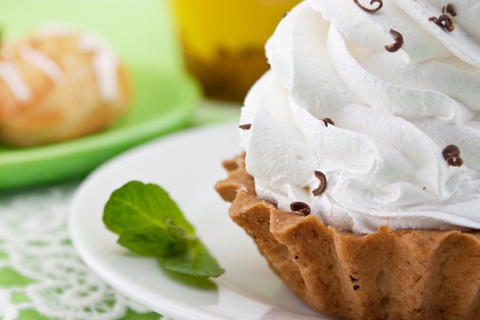 Paulina_Abascal's tweet photo. #DulcesTips La crema para batir se puede saborizar con especias como canela, cardamomo y licores de sabores. ¡El resultado es delicioso! https://t.co/e7jUrdwse4