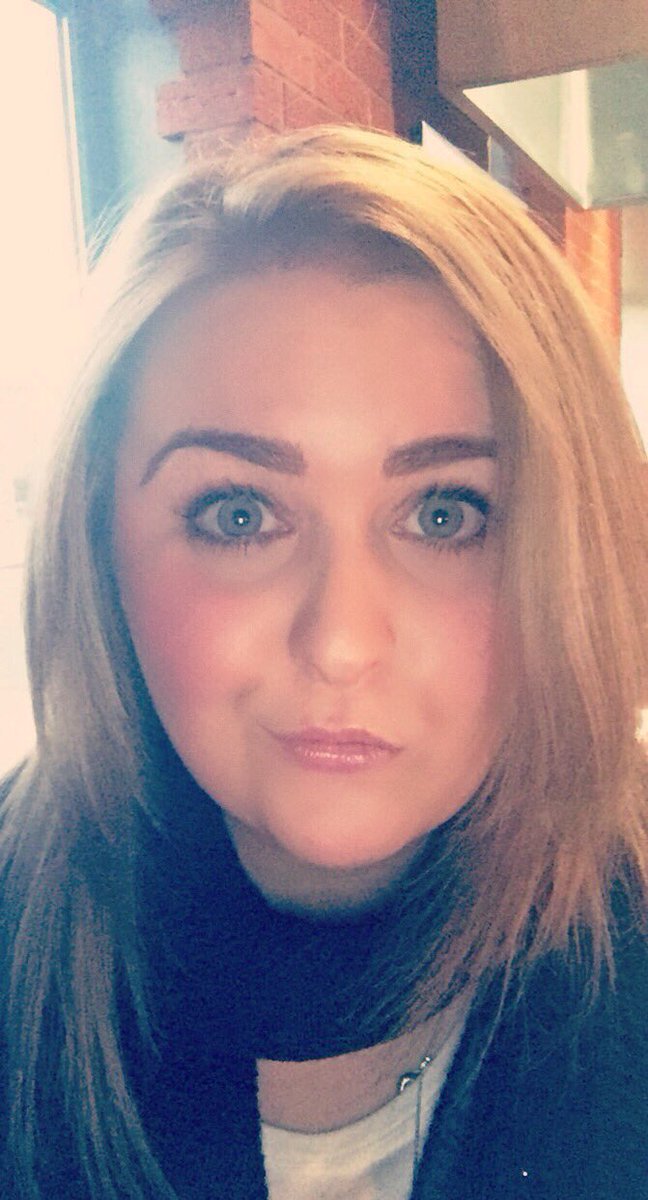 vhairi_fraser's tweet photo. When you look at your reflection and realise you're no longer baby faced! 🙈😂 #gettingold #pennydropped #hardfacedcow #imnicereally https://t.co/4LdN38vLrC
