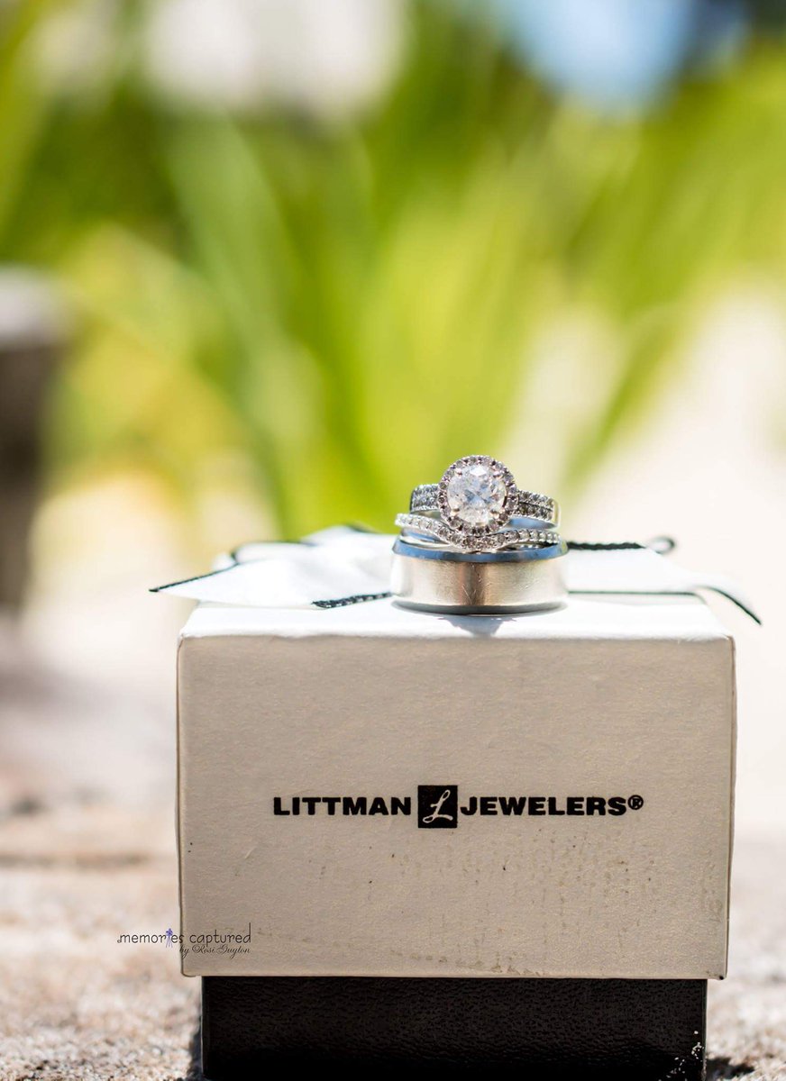 RosiFotography's tweet photo. #destination #wedding #details #DominicanRepublic #caribbeanwedding #Palladium #huffpostido #ido #timeless #genuine #memorable #lenzonu https://t.co/BhE278tbIY