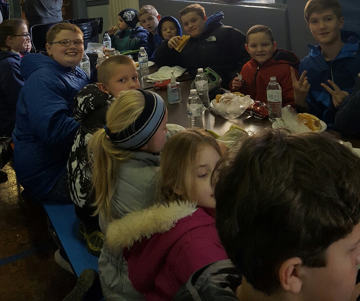 connteachsc's tweet photo. 6th Grade/Kindergarten Blue Day and Buddy Day :) #CatholicSchoolsWeek  #WeAreNDCS https://t.co/atevuYvg4U
