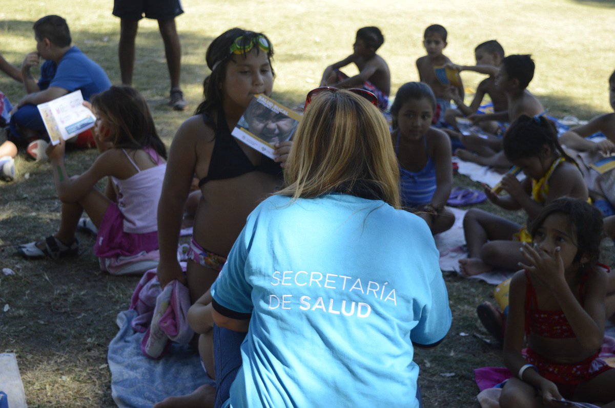 Luchessialfredo's tweet photo. Más de la charla de #SaludBucal. Concientizando a los niños sobre los cuidados preventivos https://t.co/FUsYfgWP1m