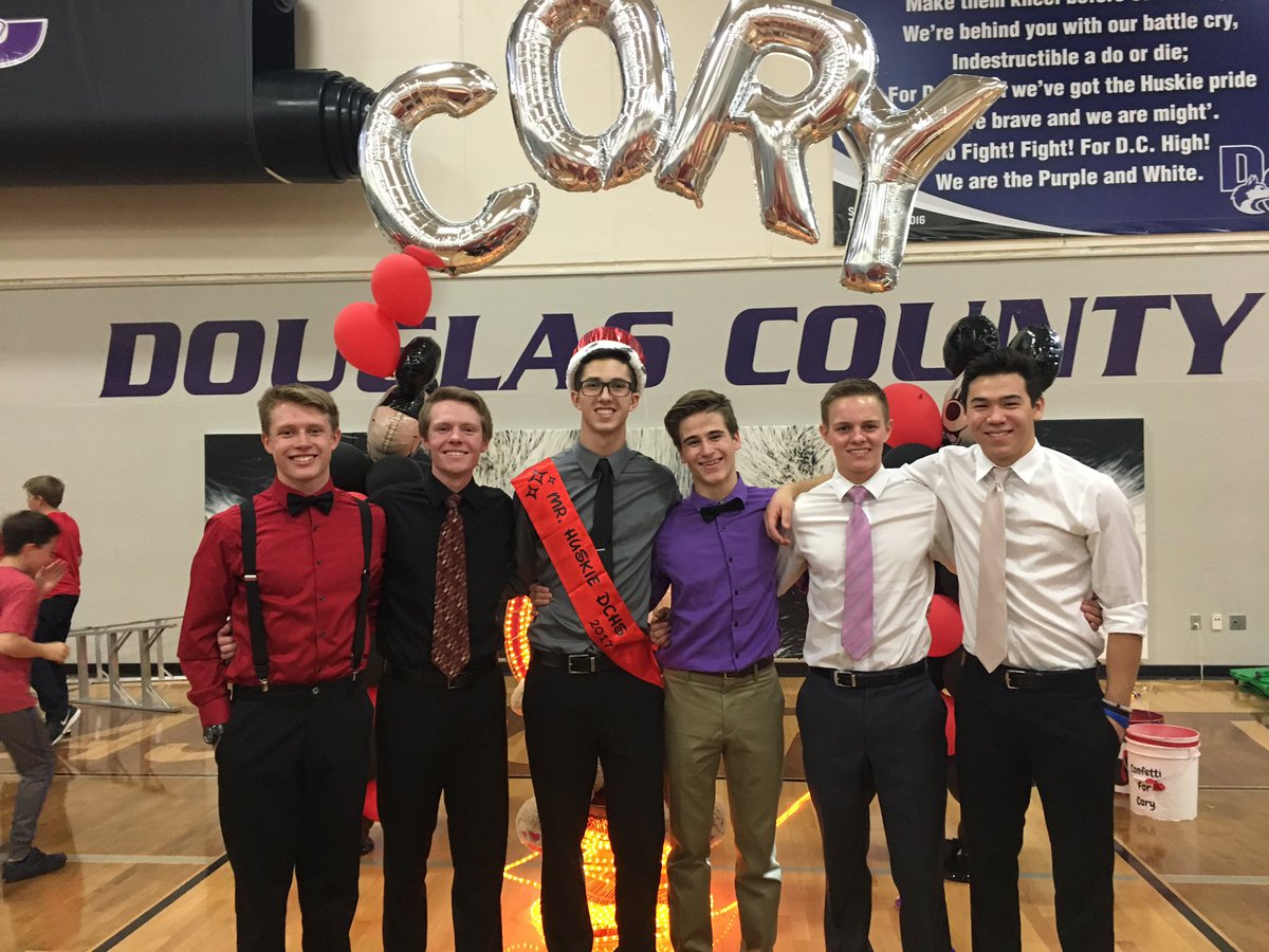DaltonWolfy14's tweet photo. Yeah we made a fool of ourselves, but we did it for a greater cause. #CountyForCory https://t.co/d2Id0fNgRT