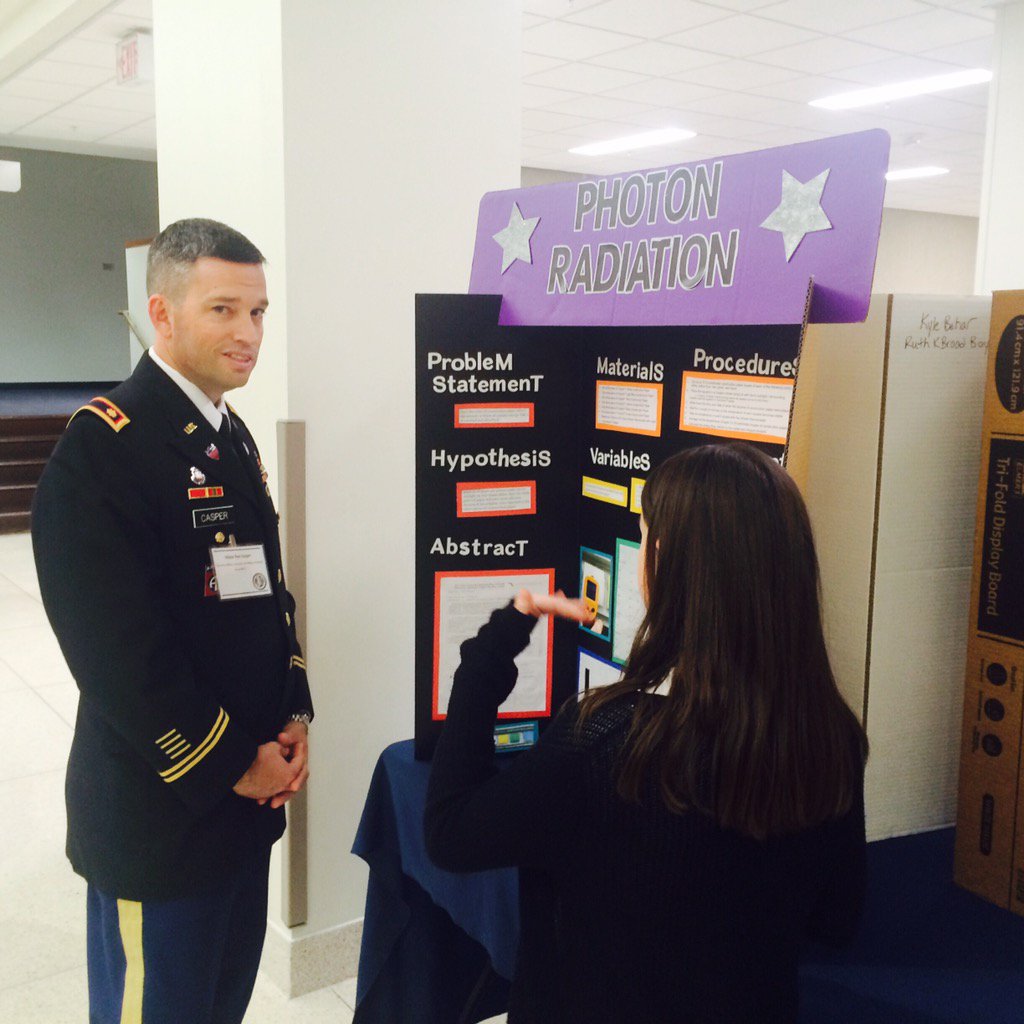 RKBBHK8's tweet photo. Bobcats wow the Armed Forces at the UF Science Engineering and Humanities  Symposium @MDCPSSTEAM @STEMDesignation https://t.co/hqluAcNu8D