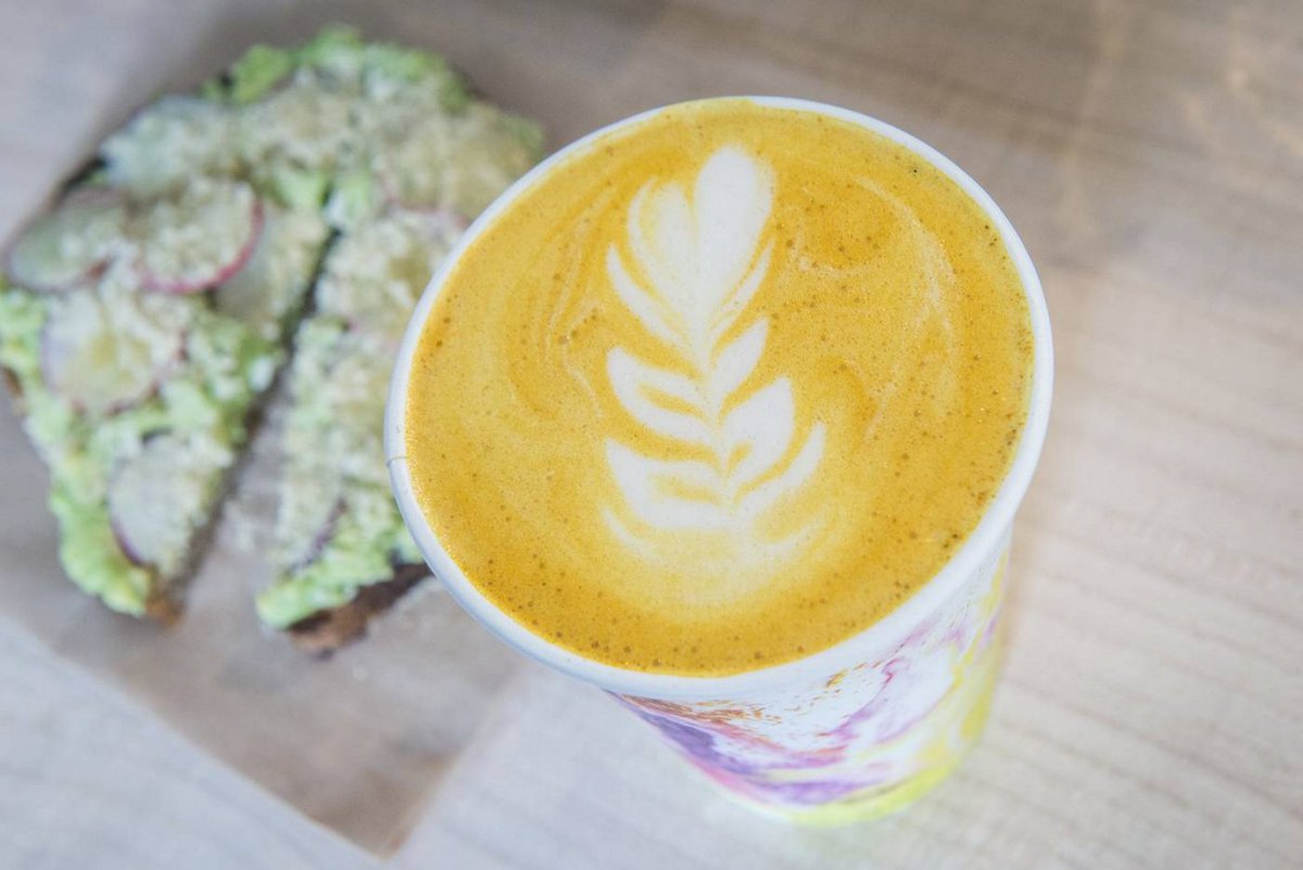 NEW #FoodTrend Alert: Turmeric Lattes are #Toronto's hot new drink ☕️ via <a href="/blogTO/">blogTO</a> bit.ly/2kggoiu.