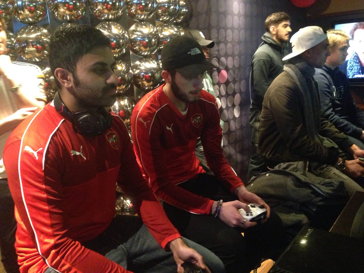 Fifapub's tweet photo. First tournament as #Fifapub team. 2nd position for Rolls Reus who defeated Dgelyxnah in the last 16 round,12-2-1 for the team @futheadnews https://t.co/aZj2fn6jCy