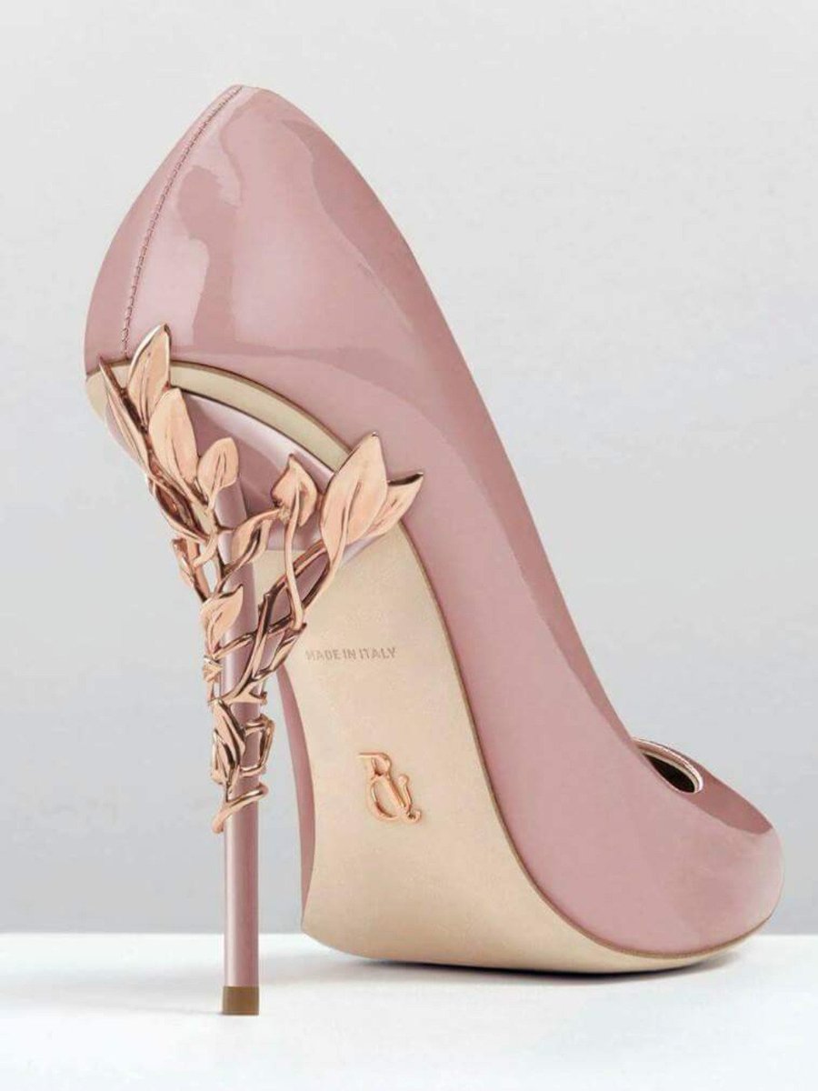 HollywoodTime1's tweet photo. 🌼RALPH Y RUSSO *Shoes*👠
Son tan lindos😱😍👏

#Modas
#Shoes 
-Guess https://t.co/mOb9v6Kmwf
