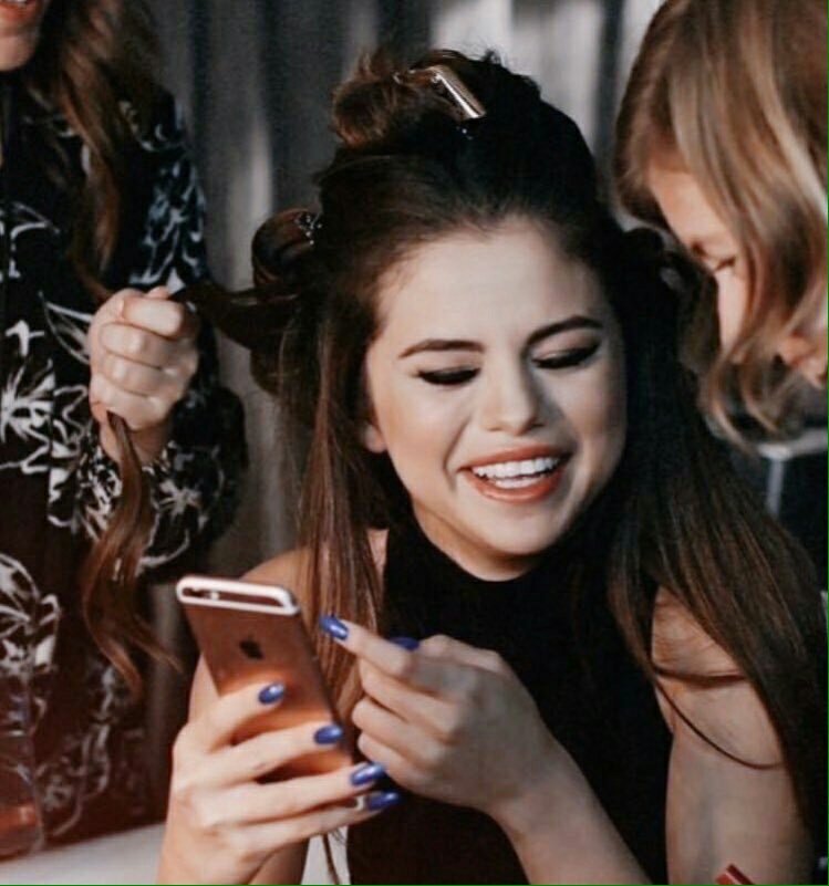 selmilasheaven's tweet photo. @selenagomez Your happiness is the only thing that matters to me https://t.co/vphpNuXFXw