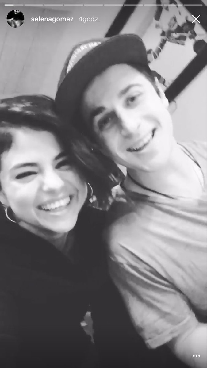 selmilasheaven's tweet photo. @selenagomez You have the most beautiful smile in this world 💕 https://t.co/89QzjOsdJp