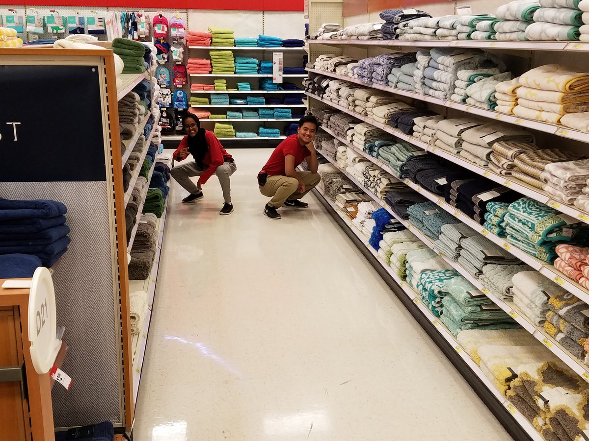 anthonyjcoe's tweet photo. Bath towels and light bulbs are legit #peakhourzone #blainetrain @Bret_Kerr @EmilyManske @Howard_JoshT https://t.co/i5O03LTcv1