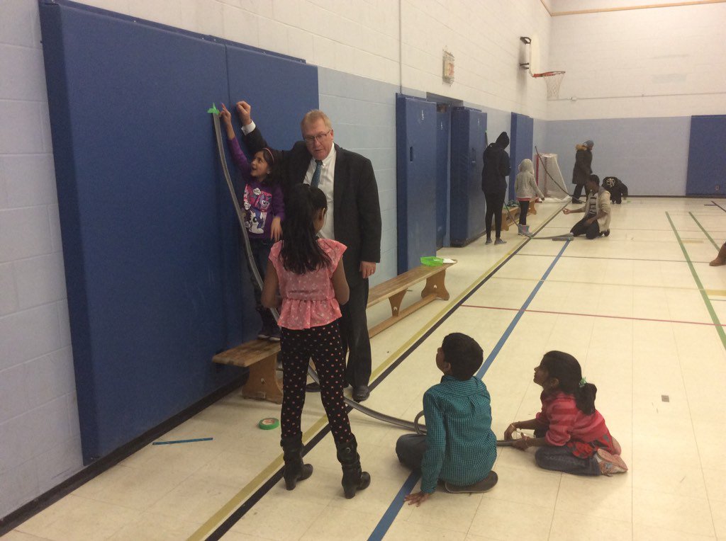 DixonGroveJMS's tweet photo. Families having fun with science 💥👍#tdsb_msic #sci_in_schools https://t.co/dfb1LZ43Qj