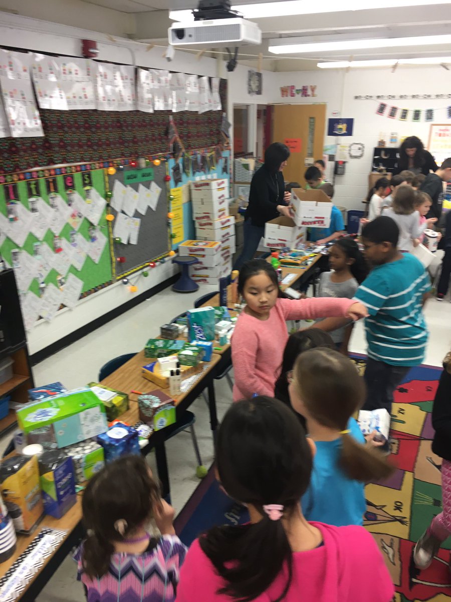 Ss organize over 900 items to help those in need at local Men's Homeless Shelter. @lisaobteach #wesgrows