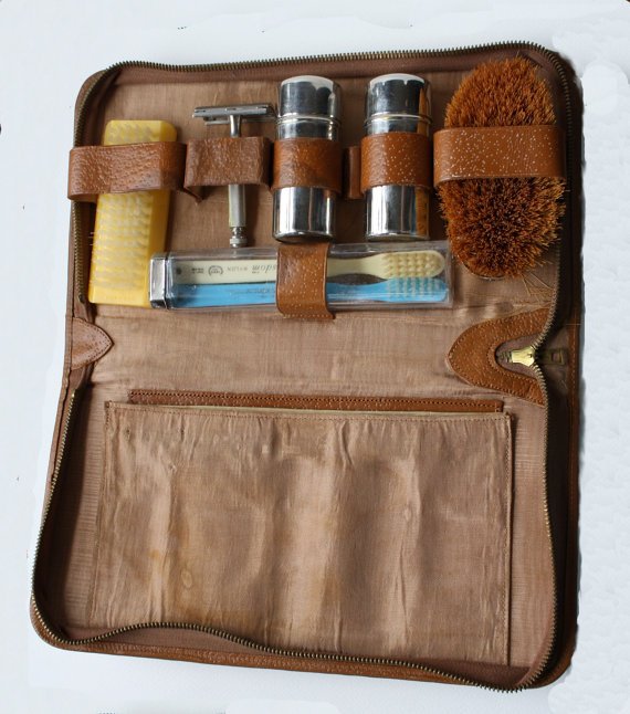 HandBagsLife's tweet photo. Vintage Men's Grooming Travel Kit Bag Brown Leather by Smockalope, https://t.co/VTtoqz2P40 https://t.co/9RZuurFVYZ
