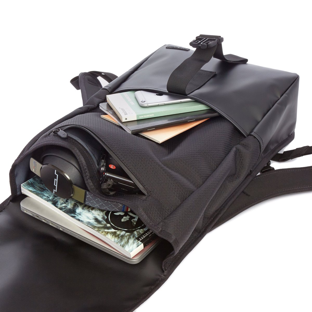 Lexdray's tweet photo. Slim. Lightweight. Comfortable. #TorontoPack https://t.co/miMstt60zC