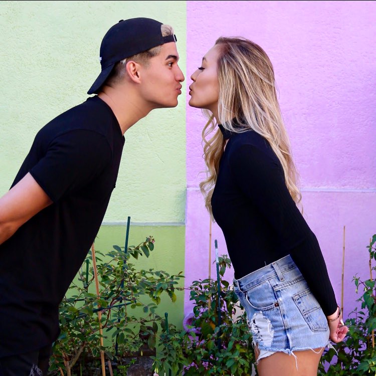 smile4laur's tweet photo. cosmo and wanda you ain't slick ❤️❤️😂 #laurex @AlexWassabi @laurDIY https://t.co/o9ZLFsrjcM
